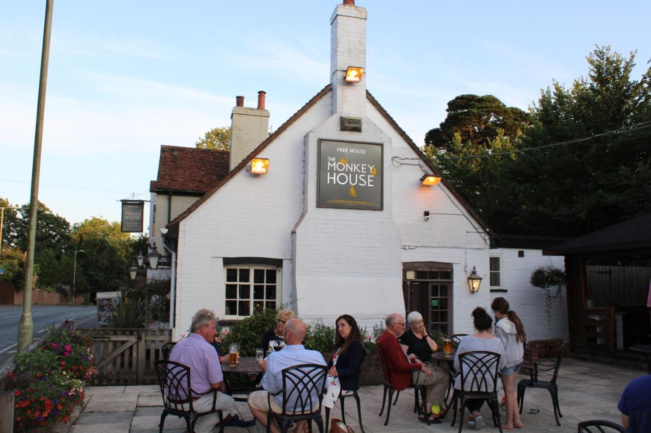 Monkey Brewhouse Hotel Lymington Luaran gambar